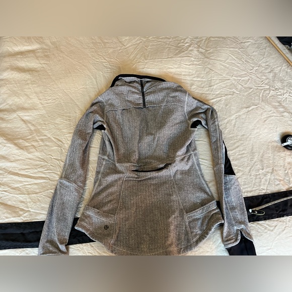 Lululemon Pullover - Picture 6 of 6